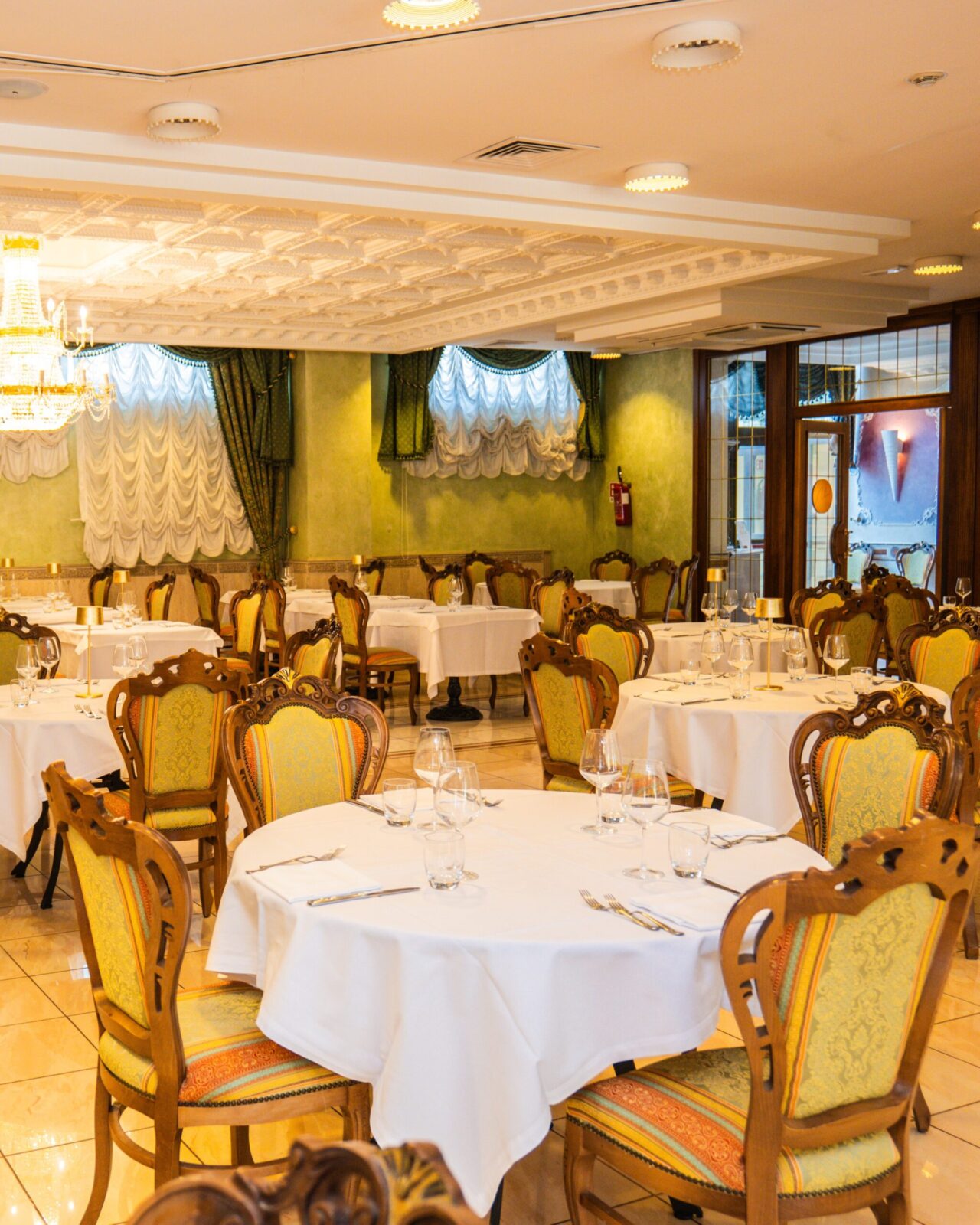 Reale bistro ali hotles (2)